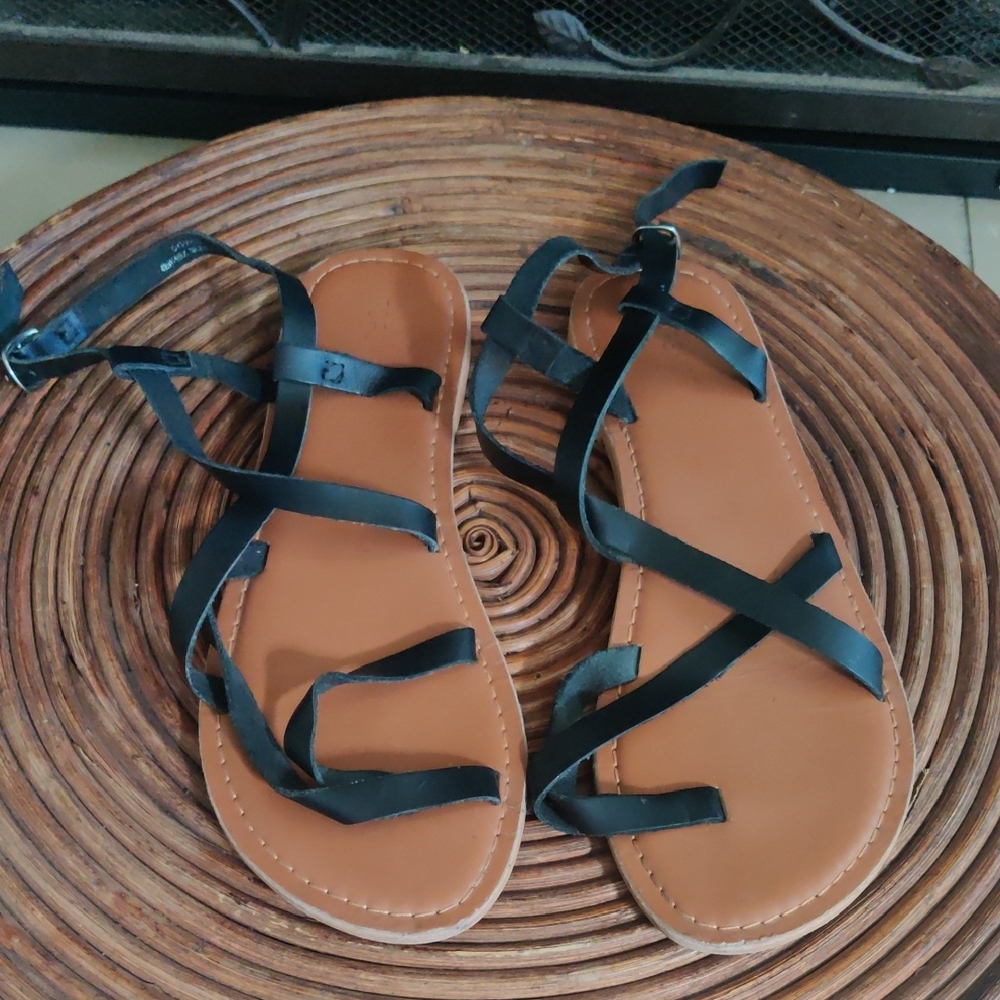 Topshop Black and Tan Strappy Sandals